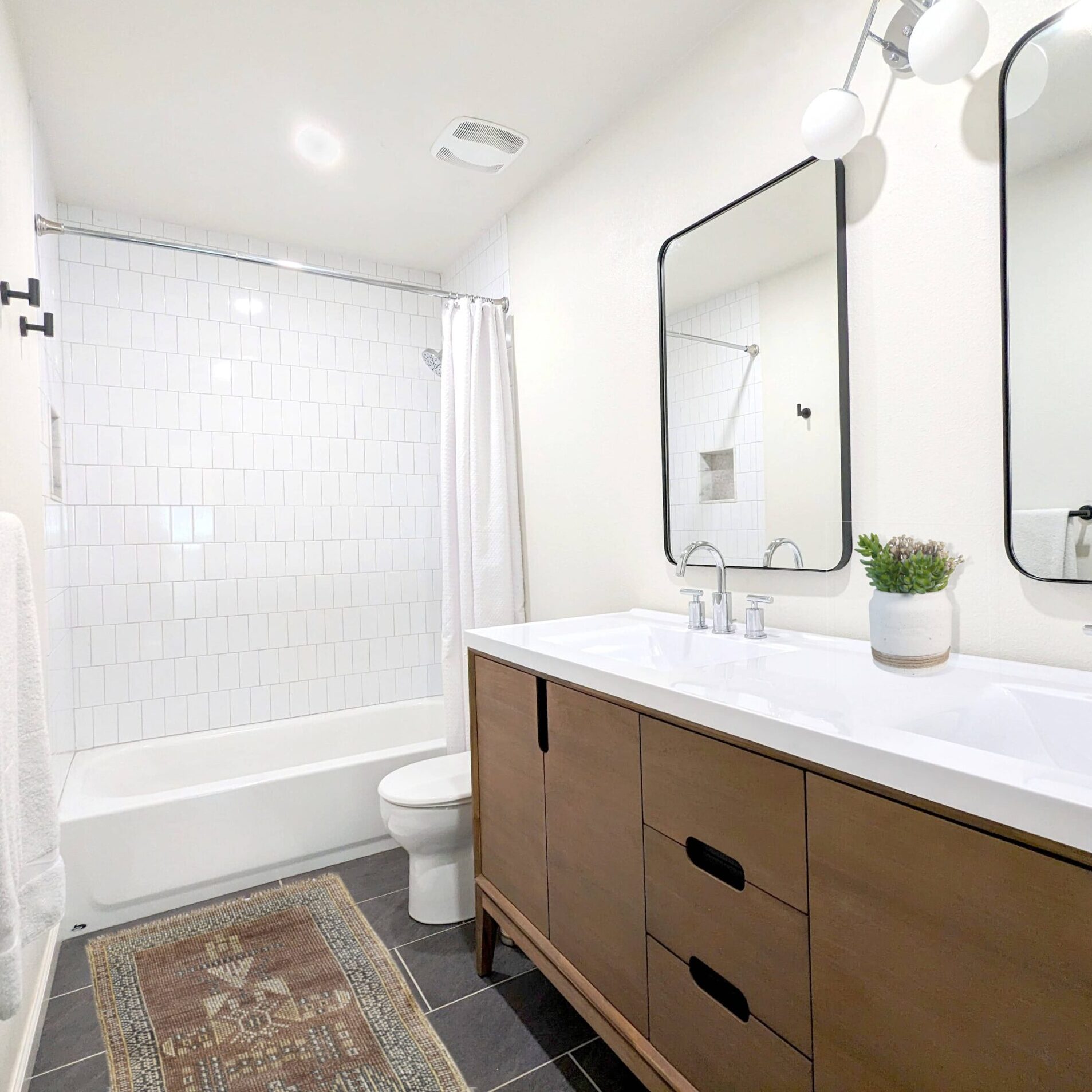 Rolling_Hills_Modern_Bathroom
