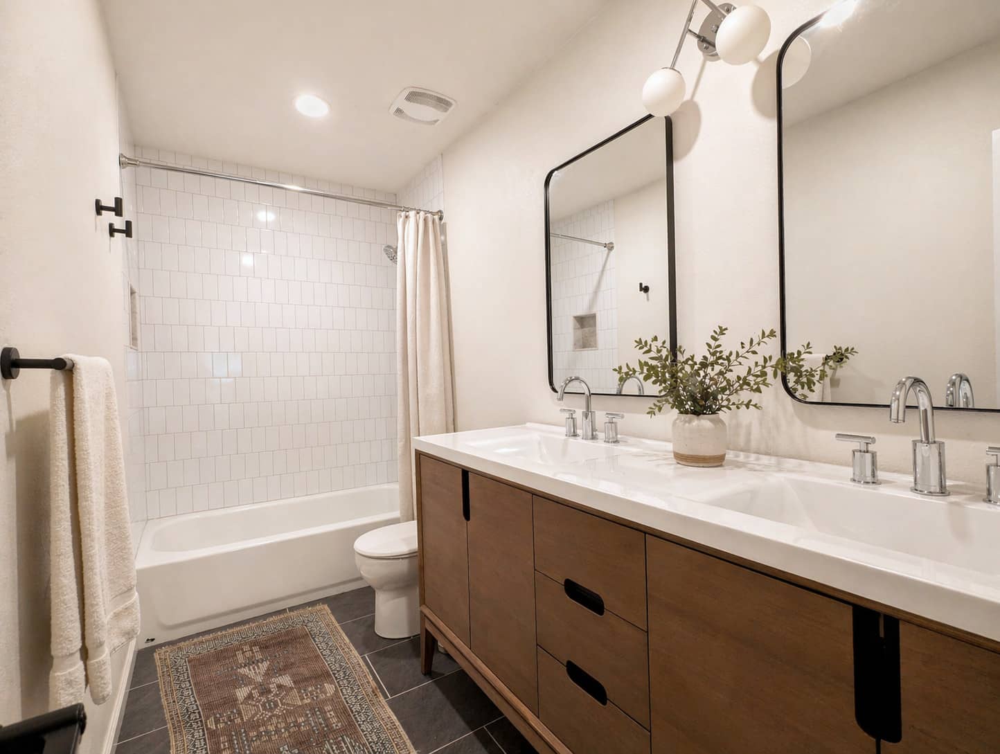 Rolling_Hills_Modern_Bathroom
